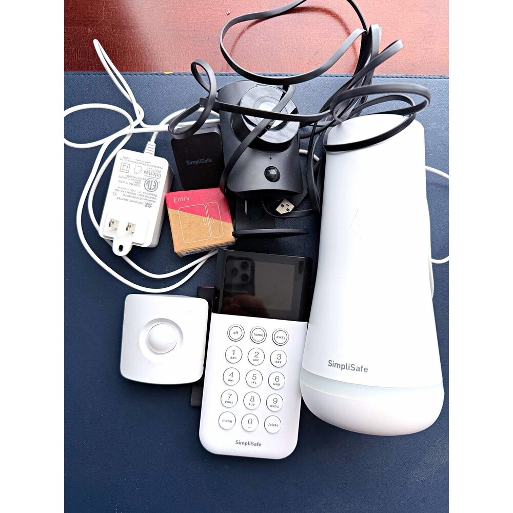 SimpliSafe Wireless Indoor Alarm Complete System Base + Keypad + Sensors White